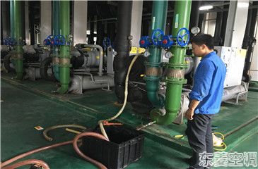中央空調冷凝器怎樣清理？冷凝器的清理流程【詳細說明】